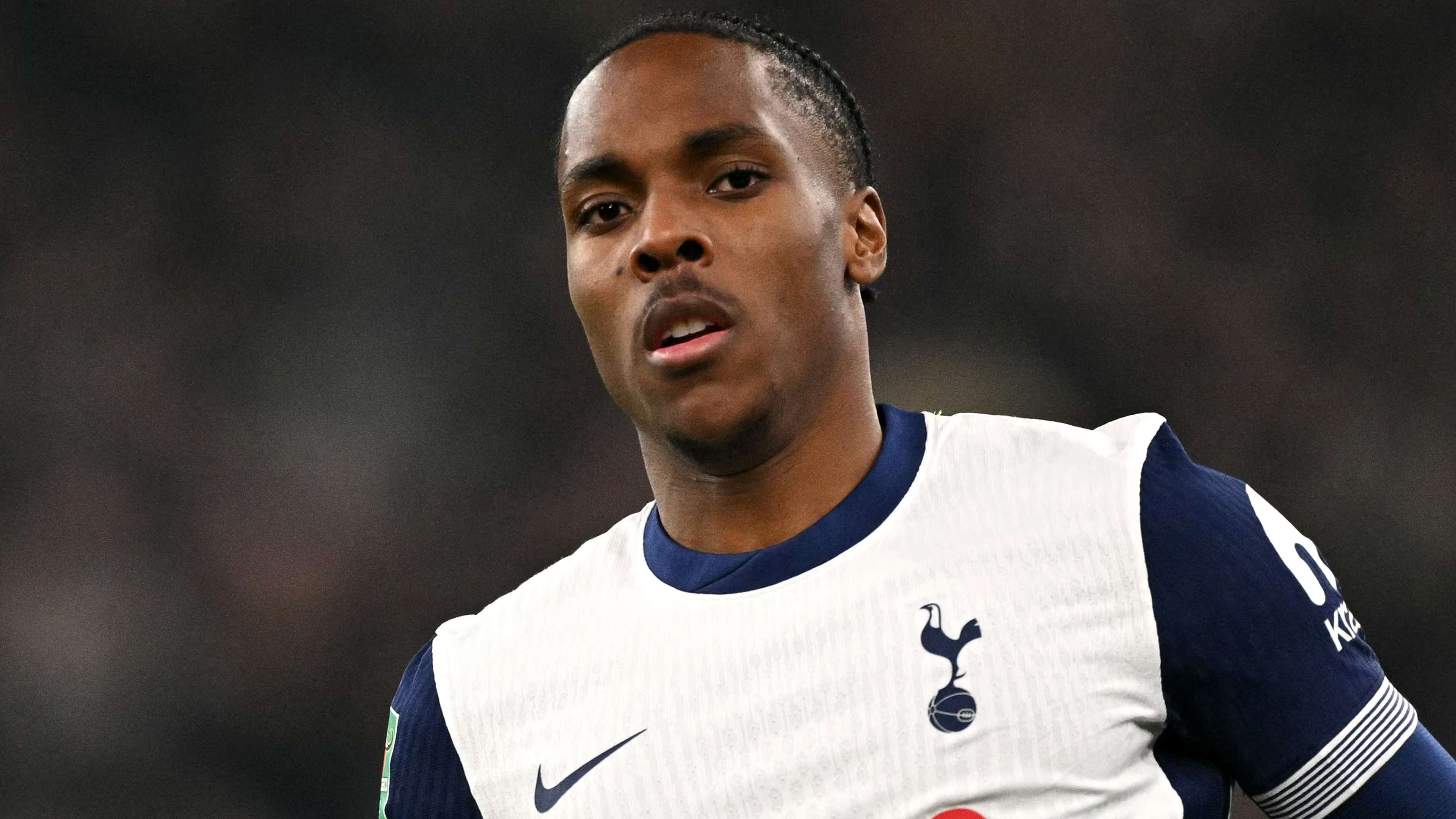 足球面临的 足球面临的